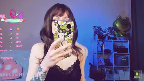 Snapshot of amyrose69 chatting on 12-13-25, 07:53 Amy Rose online show from 12-13-25, 07:53