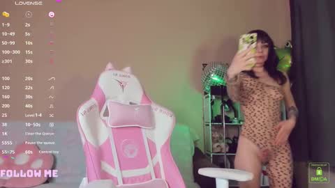 Snapshot of amyrose69 chatting on 02-10-26, 08:02 Amy Rose online show from 02-10-26, 08:02