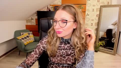 Snapshot of amyrossie chatting on 12-03-24, 05:12 AmyRossie online show from 12-03-24, 05:12