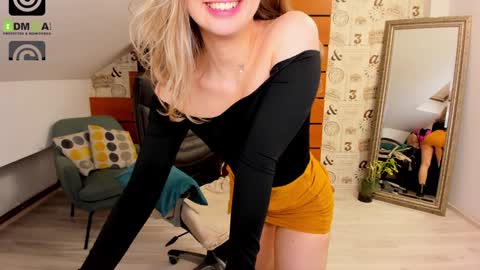 Snapshot of amyrossie chatting on 01-24-25, 04:28 AmyRossie online show from 01-24-25, 04:28