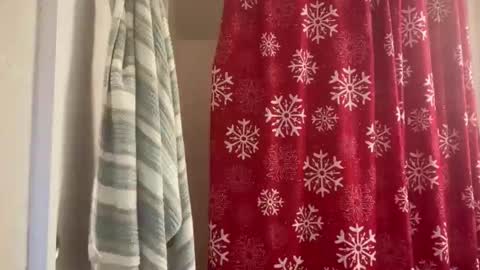 Snapshot of amysmilez chatting on 12-15-25, 04:11 Amy Smilez online show from 12-15-25, 04:11