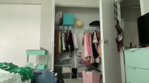Amy Smilez online show from 05-11-26, 04:04