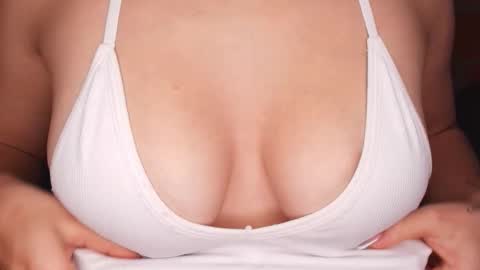 IG amyw0w   online show from 12-18-25, 06:47