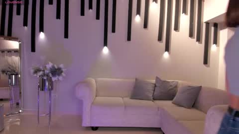 AMY WALKER online show from 02-18-25, 09:54