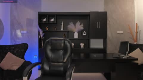 AMY WALKER online show from 03-10-25, 10:04