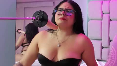 Snapshot of amywhitte_ chatting on 11-30-25, 07:29 amywhitte_ online show from 11-30-25, 07:29