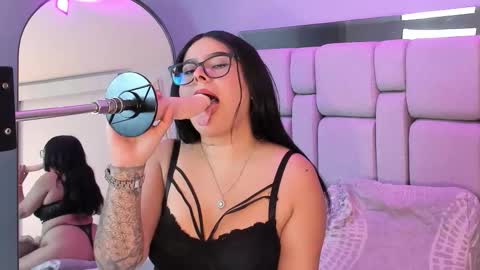 Snapshot of amywhitte_ chatting on 12-04-25, 07:55 amywhitte_ online show from 12-04-25, 07:55