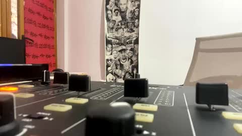 Snapshot of amyyrlikesdeep chatting on 09-17-25, 03:57 amyyrlikesdeep online show from 09-17-25, 03:57