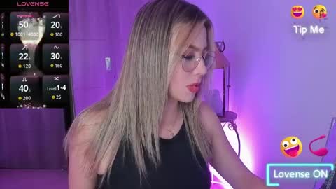 Snapshot of ana_becker1 chatting on 05-11-26, 07:25 Ana online show from 05-11-26, 07:25