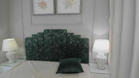 Snapshot of ana_beckett chatting on 10-24-25, 10:44 Ana online show from 10-24-25, 10:44