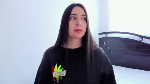 Snapshot of ana_castilo chatting on 12-19-24, 11:39 Ana  IG an castillo 1 online show from 12-19-24, 11:39