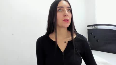 Snapshot of ana_castilo chatting on 12-28-24, 11:41 Ana  IG an castillo 1 online show from 12-28-24, 11:41