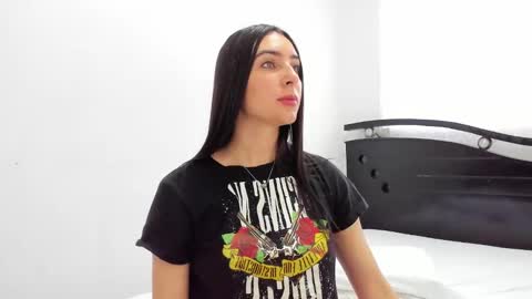 Snapshot of ana_castilo chatting on 12-30-24, 11:26 Ana  IG an castillo 1 online show from 12-30-24, 11:26