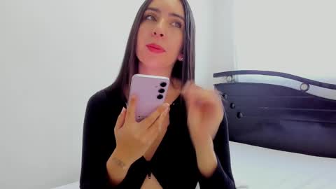 Snapshot of ana_castilo chatting on 01-07-25, 11:48 Ana  IG an castillo 1 online show from 01-07-25, 11:48