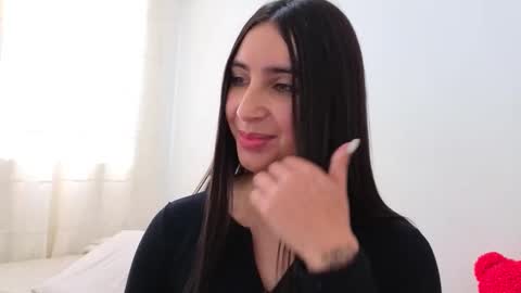 Snapshot of ana_castilo chatting on 10-20-25, 01:44 Ana  IG an castillo 1 online show from 10-20-25, 01:44