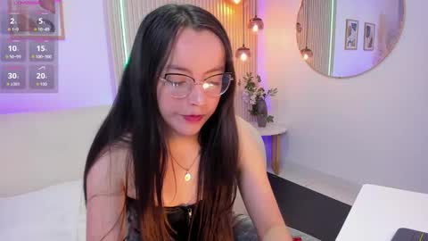 Snapshot of ana_ev chatting on 11-05-25, 06:46 Ana online show from 11-05-25, 06:46