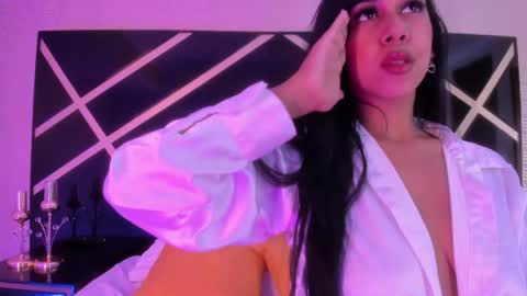 Ana Gonzalez online show from 05-13-26, 01:30