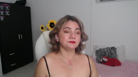 Snapshot of ana_hotmilfx chatting on 02-14-25, 01:34 ANA online show from 02-14-25, 01:34