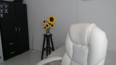 Snapshot of ana_hotmilfx chatting on 03-05-25, 02:46 ANA online show from 03-05-25, 02:46