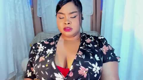 Snapshot of ana_off_alana chatting on 11-25-25, 01:05 Ana online show from 11-25-25, 01:05