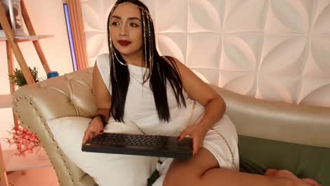 Snapshot of ana_riveros chatting on 09-15-25, 04:34 online show from 09-15-25, 04:34