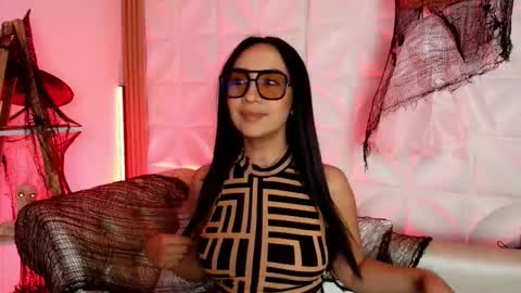 Snapshot of ana_riveros chatting on 10-07-25, 04:09 online show from 10-07-25, 04:09