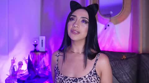 Snapshot of ana_riveros chatting on 10-20-25, 04:13 online show from 10-20-25, 04:13