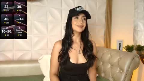 Snapshot of ana_riveros chatting on 11-14-25, 04:11 online show from 11-14-25, 04:11