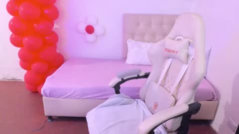 Im anna but you can call me as you want online show from 03-13-26, 10:49