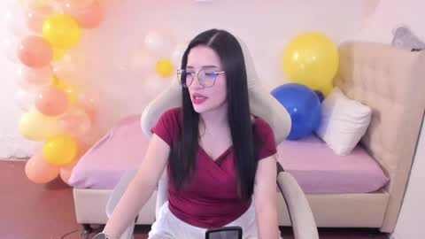 Im anna but you can call me as you want online show from 05-28-26, 09:23