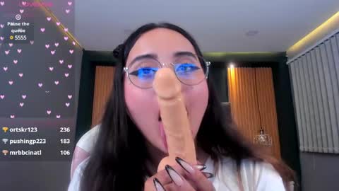 Snapshot of ana_taylor2 chatting on 01-21-25, 11:45 Ana online show from 01-21-25, 11:45