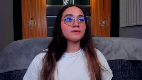 Snapshot of ana_taylor2 chatting on 02-25-25, 12:03 Ana online show from 02-25-25, 12:03