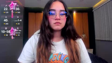 Snapshot of ana_taylor2 chatting on 02-25-25, 08:19 Ana online show from 02-25-25, 08:19