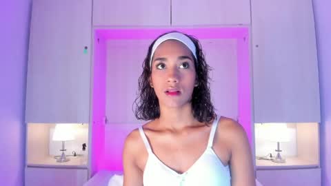 anaacollins_ online show from 05-28-26, 11:29