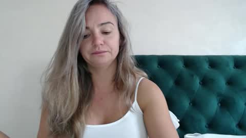 Snapshot of anabeatrice29 chatting on 10-20-25, 07:20 Ana online show from 10-20-25, 07:20