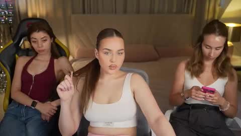 Sweet girls online show from 10-07-25, 11:07