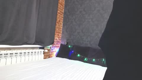 Anna online show from 12-18-25, 01:28