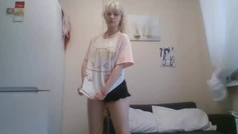 Snapshot of anabelbrando chatting on 07-22-26, 03:26 Malvina online show from 07-22-26, 03:26