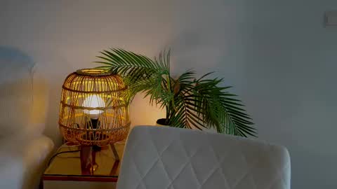 Snapshot of anabelcurvy chatting on 10-14-25, 02:29 anabelcurvy online show from 10-14-25, 02:29