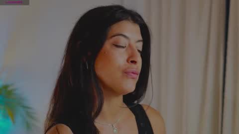 Snapshot of anabelcurvy chatting on 10-21-25, 07:03 anabelcurvy online show from 10-21-25, 07:03