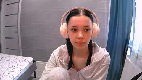 Snapshot of anabelhayre chatting on 10-17-25, 08:17 Anabel online show from 10-17-25, 08:17