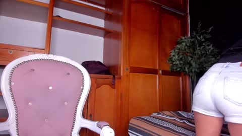 Snapshot of anahi__18 chatting on 01-03-25, 03:16 Anahi online show from 01-03-25, 03:16