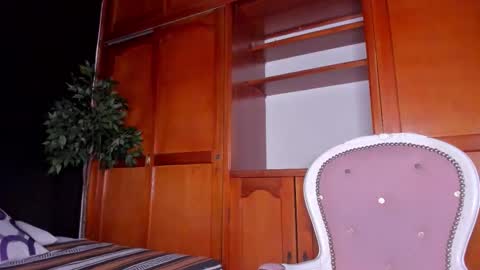 Anahi online show from 10-23-25, 03:06