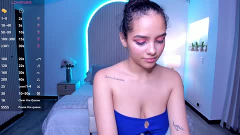 Anahi Curlie online show from 12-17-24, 03:50