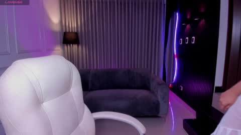 Anahi Curlie online show from 01-25-25, 08:10