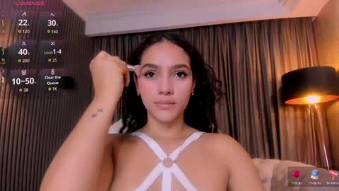 Snapshot of anahi_curlie1 chatting on 05-25-26, 11:05 Anahi Curlie online show from 05-25-26, 11:05