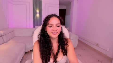 Snapshot of anahi_curlie1 chatting on 05-31-26, 06:09 Anahi Curlie online show from 05-31-26, 06:09