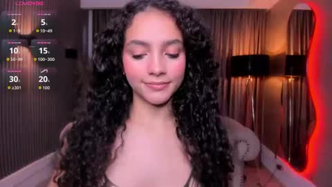 Snapshot of anahi_curlie1 chatting on 06-10-26, 11:31 Anahi Curlie online show from 06-10-26, 11:31