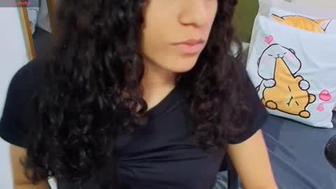 Anahi  online show from 02-20-25, 06:57