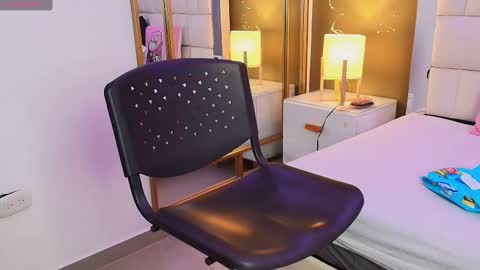 Anahi  online show from 10-21-25, 08:31